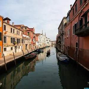 Tintoretto Cozy Duplex R&r , Venice Italy
